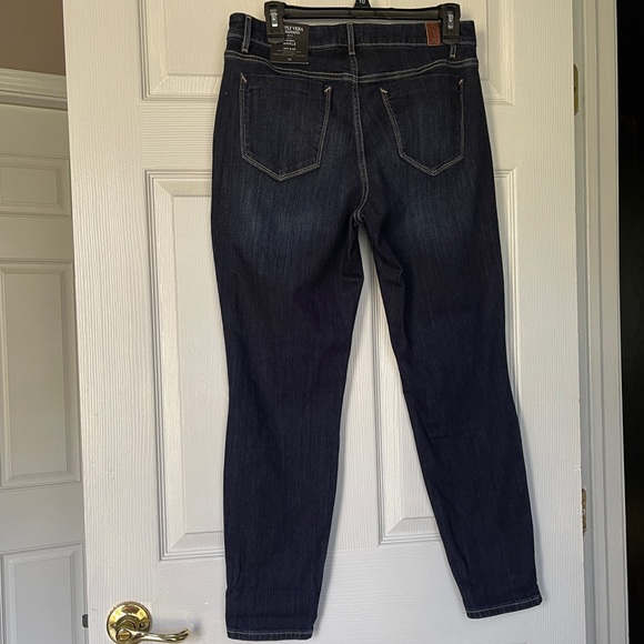 Simply Vera Wang ankle skinny, mid rise jeans BNWT! - Picture 2 of 5